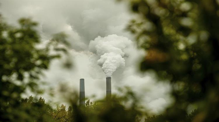 To Άλμα των ΑΠΕ Δεν Αρκεί να Ανατρέψει την Κυριαρχία των Ορυκτών Καυσίμων